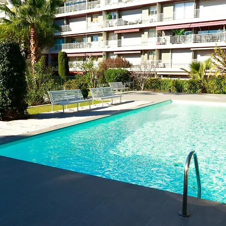 Studio- Mont Boron, Piscine Sur La *