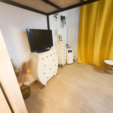 Studio- Mont Boron, Piscine Sur La 아파트 *